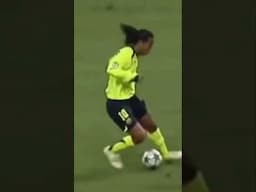 The Magician Ronaldinho: Best skills #ronaldinho #footballskills #soccereducation #soccer