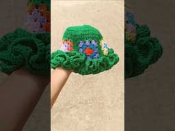 Crochet granny square hat with ruffles / Crochet ruffle hat / crochet bucket hat