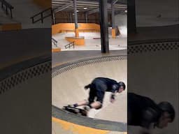 Fakie Carve Grind In The Black Pool #skateboarding