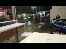 suasana malam imlek jl.urip sumoharjo pekalongan hujan santai