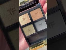 TOM FORD Olive Smoke Swatches