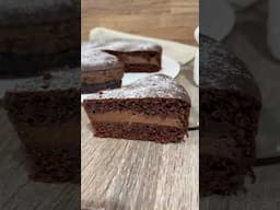 Torta versata al cacao con cuore goloso al cioccolato #divertirsiincucina #shortvideo