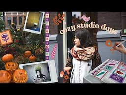 Cozy Studio Days ❋ Fall Artist Vlog 🍂༄ Life as an Illustrator, Halloween, books, coffee, thrifting