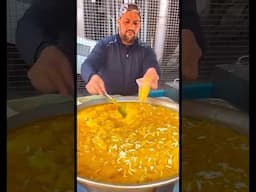 Amritsar famous Gora Pehalwan Halwa #foodvlog #streetfood #foodshorts #shortsviral #shortsfeed