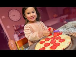 PIZza Party with OAK (the movie ) our FAVORiTE HOLiDAY Videos!