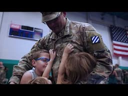 An emotional homecoming for 🇺🇸 US soldiers