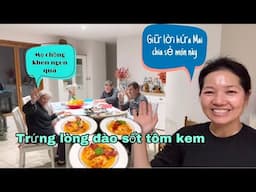 Mai chia sẻ bí quyết làm món trứng lòng đào, với tôm sốt kem, mẹ chồng khen ngon, Mai le cuộc sống