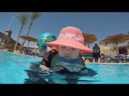 شاهدوا الطفلة إيلين لأول مرة تنزل المسبح وكانت خائفة قليلا - First time in the pool