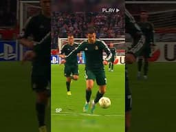 When Ronaldo use his weak foot 😲🔥 #viralvideo #shortvideo