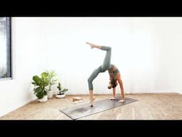 Yoga to Wake Up - 22mins Guided Yoga for Increased Energy and Motivation