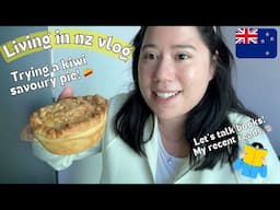 Let's chat books 📚 😃 & a kiwi pie taste test 🥧 🇳🇿 Living in nz vlog