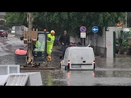 EMERGENZA MALTEMPO Salvataggio persone bloccate in auto + APS maxicity vigili del fuoco in sirena