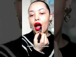 Teoría del labial rojo 💄