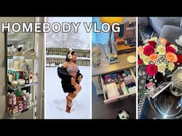 Cozy Homebody Vlog: Mini Twists Tutorial, Snow Shoot BTS, Bedroom Declutter & Clean + Self-Care