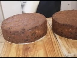 Easy and Delicious Christmas Cake Recipe