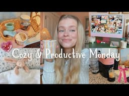 COZY AND PRODUCTIVE MONDAY VLOG: perfecting my morning routine + making my 2025 vision board!