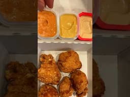 Taco Bell New CHICKEN NUGGETS & Sauces Review! (Limited time menu item)