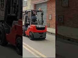 Ensayando montacarga forklift serie 8 2014 #montacargas #forklift