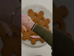 Holiday Baking: Gingerbread Cookie Wreath How-To