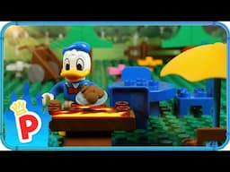 ♥ LEGO Donald Duck Has Some Unwanted Visitors At His Barbecue ♥