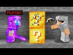 Surviving a Lucky Block Hunter in Minecraft…