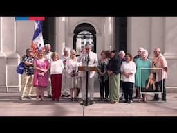 Presidente Gabriel Boric con pensionadas y pensionados en La Moneda