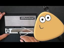 Tocando la Canción de Pou Cliff Jump con mi Stylophone Legendario