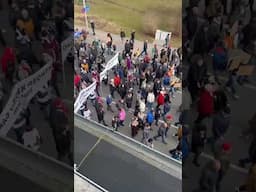 Zahlreiche Menschen protestieren gegen AFD-Veranstaltung in Heidenheim