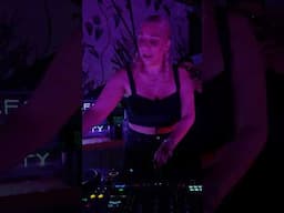 Mulah’s set from her New Delhi show during the #SantoMulahIndiaTour now on YouTube! #shorts #djmix