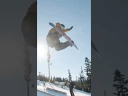 Coach Taevis is throwing down!!! ​⁠@SnowboardingExplained #snowboarding #whistlerblackcomb