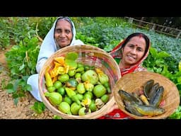 বাগানের কচি জুকিনি দিয়ে হলুদ পাকা কৈ মাছের ঝোল | Zucchini & Fish curry recipe | villfood