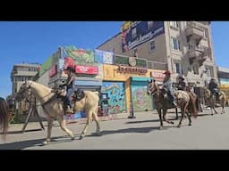 Just what Venice needs: more pretty girls on horses that sh*t on the Boardwalk.