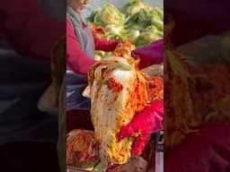 How My Korean Mom Makes Kimchi #kimchi #koreanfood