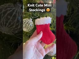 Free knitting pattern - make cute mini stockings - quick and easy #lastminute #christmascrafts