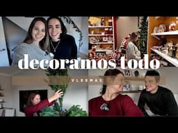 VLOGMAS · ESTOY MAL + DECORAMOS la casa de Navidad + abrimos muchos PAQUETES | Vikguirao