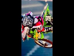 Supercross Throwback: 2002 San Diego Supercross - James Stewart - Travis Pastrana #supercross #brap