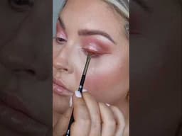 winged liner in 30 seconds.... quick & easy!