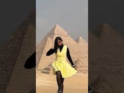 A Walk Through History! Pyramids of Giza, Egypt 🇪🇬 #egypt #pyramids #trendingshorts #ennasolla