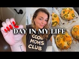 GREEK YOGURT BAGELS,  NEW NAILS, VALENTINE’S  PAJAMAS | DAILY VLOG