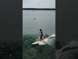 The best way to cross steps practice!  #surfing #barefootsurf #longboard