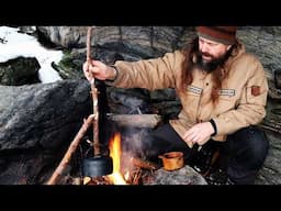 Learn A Cool Bushcraft SURVIVAL Hack: Mors Kochanski Pot Holder