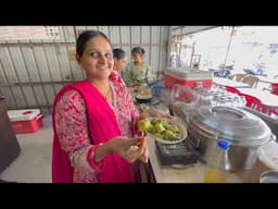 Successful Khichu Business Run By Gujarati Woman | Indian Street Food