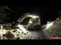 4K| Komatsu PW 158 Pushing Out Snow Banks and Fendt 516 With Dalen Snow Blower Loading Trucks