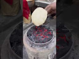 Art of Roti making 😲😲 #streetfood #viralshorts #youtubeshorts