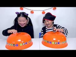 Ivan and Melody Play a Halloween Mysterious Game