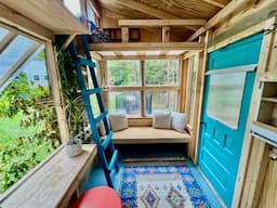 Treehouse Cottage- IDEAS to BUILD FOR LESS (Cabins- Tiny Houses)