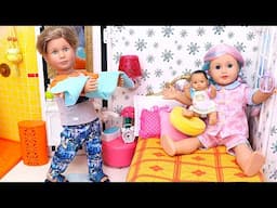 Play Dolls Family Bedtime Adventure!