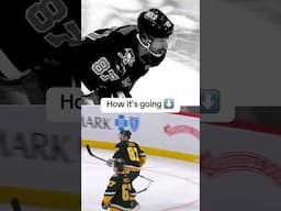 Sidney Crosby left the ice briefly after a collision with two Devils players 👀