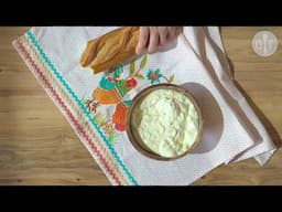 Cómo hacer salsa de yogurt griega (tzatziki)