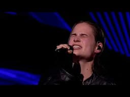 Christine & The Queens - To Be Honest [live on Graham Norton] HD